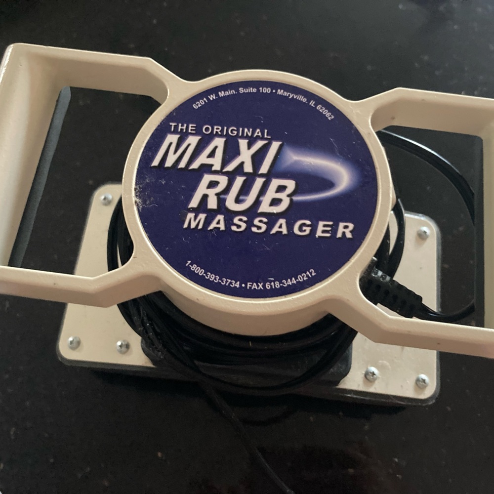 Professional therapist Maxi Rub back massager